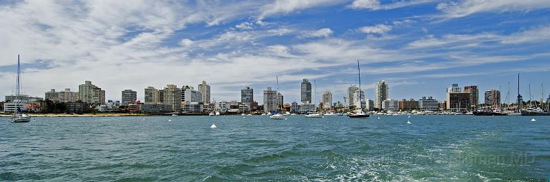 20071207_111403  D2X 4200x1400.jpg - Punta del Este, Uraguay from Sea Wolves Island